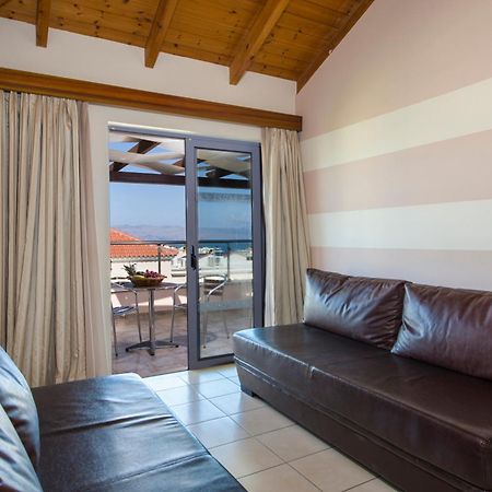Isida Hotel Agia Marina Экстерьер фото