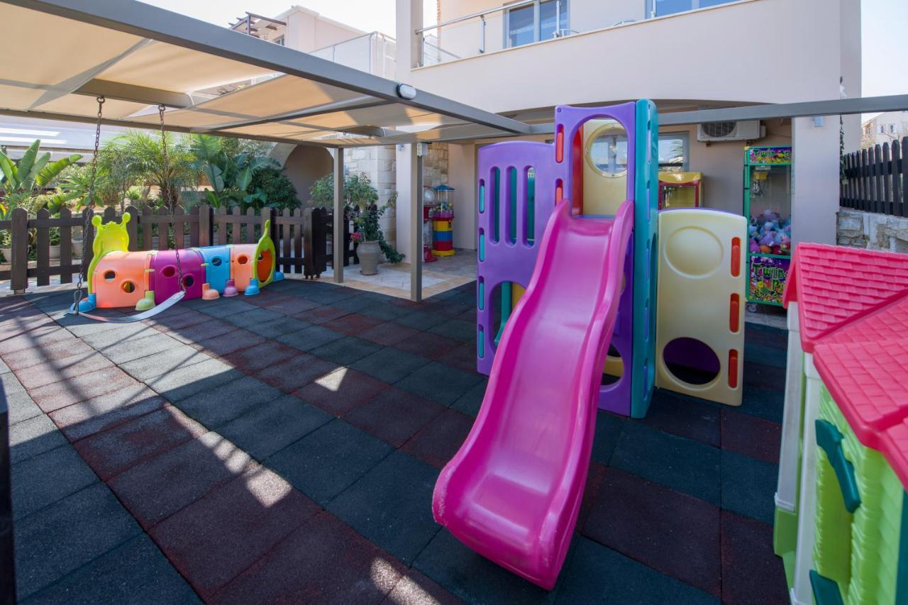 Isida Hotel Agia Marina Экстерьер фото