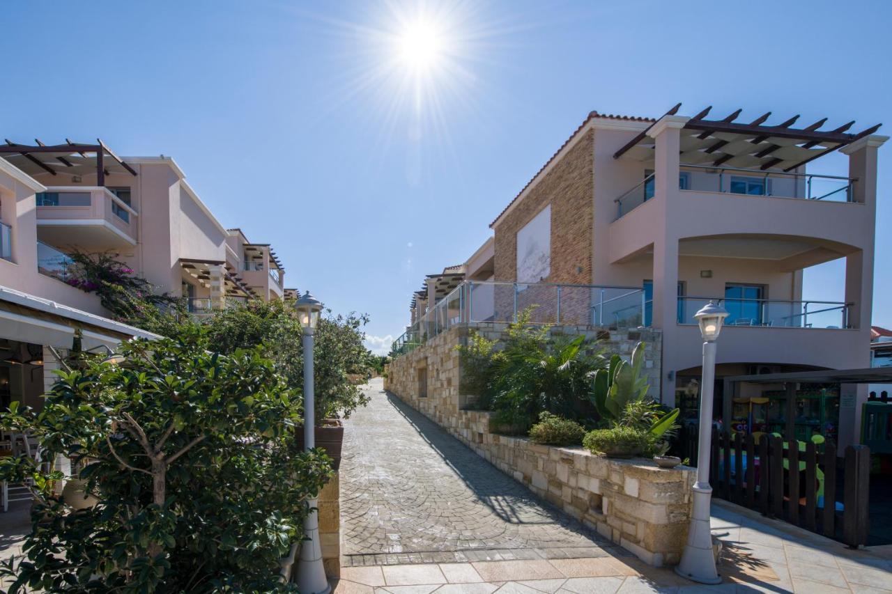 Isida Hotel Agia Marina Экстерьер фото