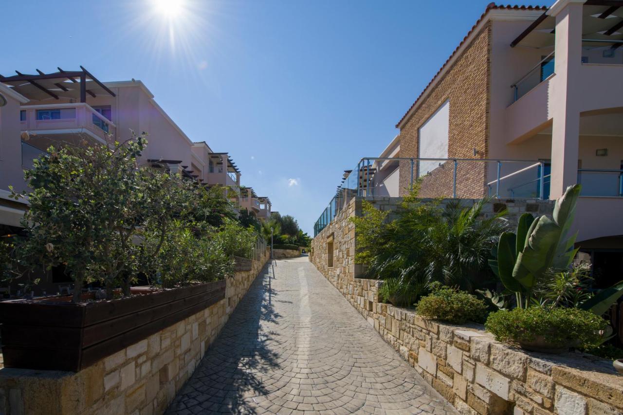 Isida Hotel Agia Marina Экстерьер фото