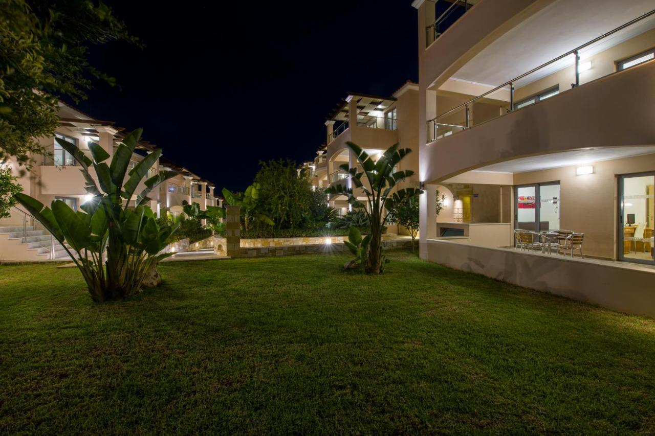 Isida Hotel Agia Marina Экстерьер фото